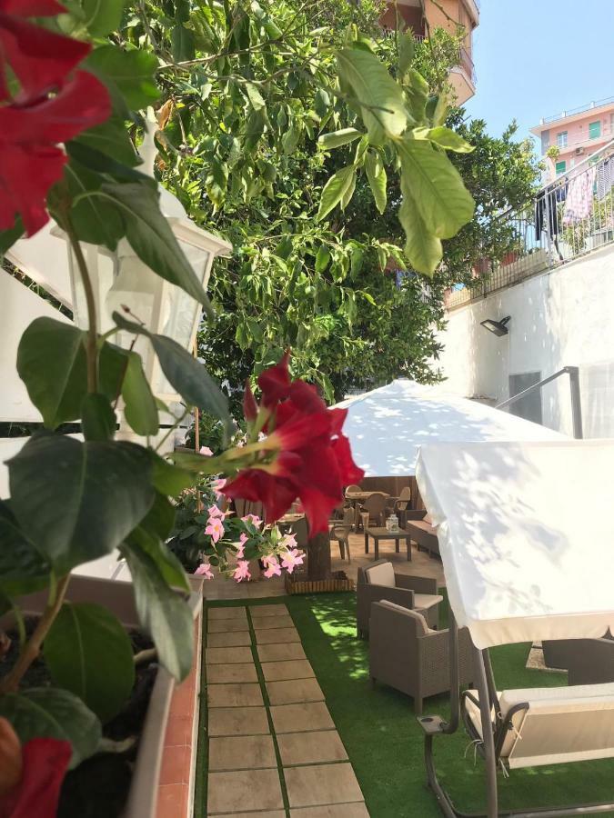 Bed and Breakfast Virgilio'S Garden Castellammare di Stabia Zewnętrze zdjęcie